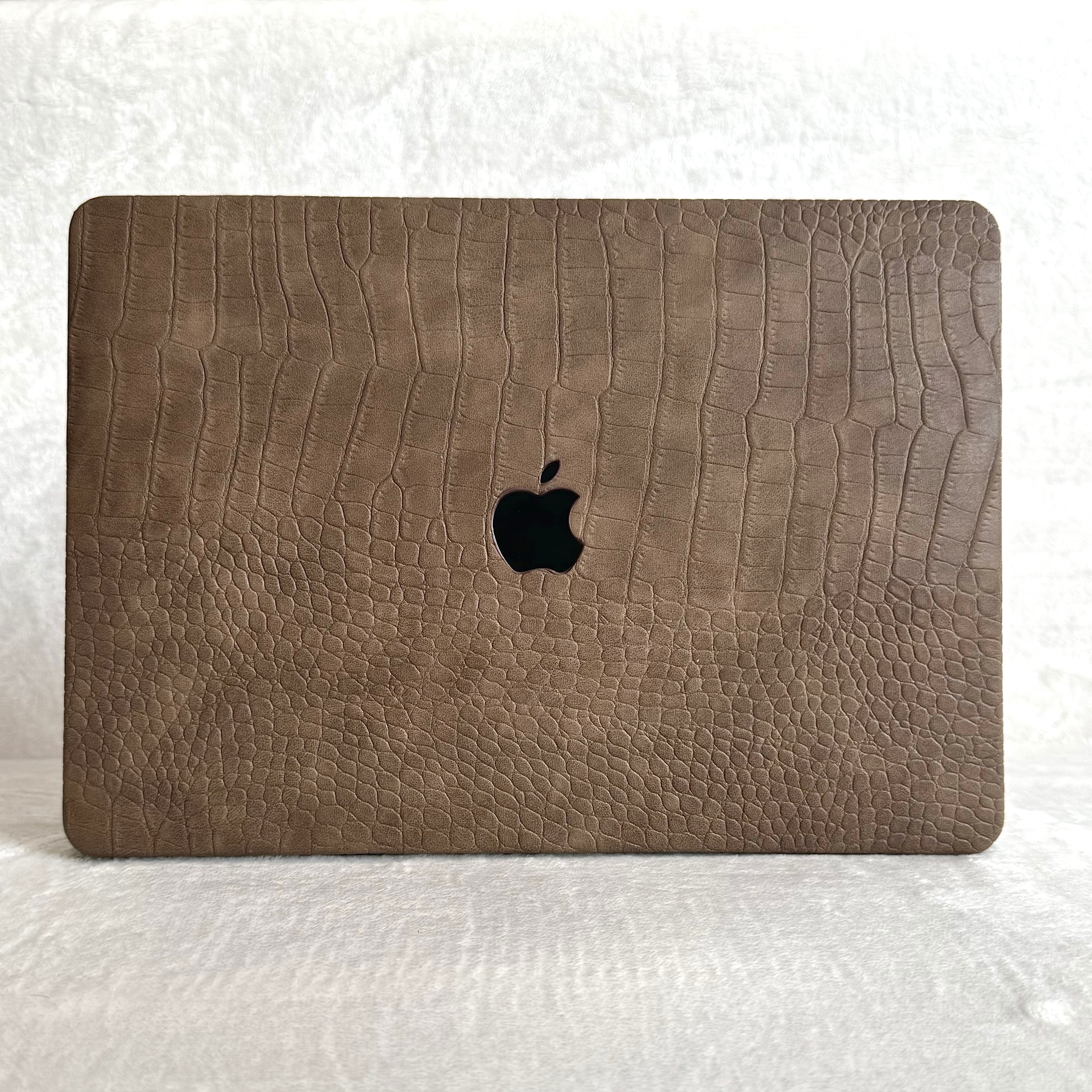 Чохол накладка шкіряна на MacBook Pro 16.2 A2485 | A2780 (Коричневий)