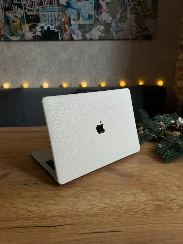Чохол накладка шкіряна на MacBook Pro 16.2 A2485 | A2780 (Білий)