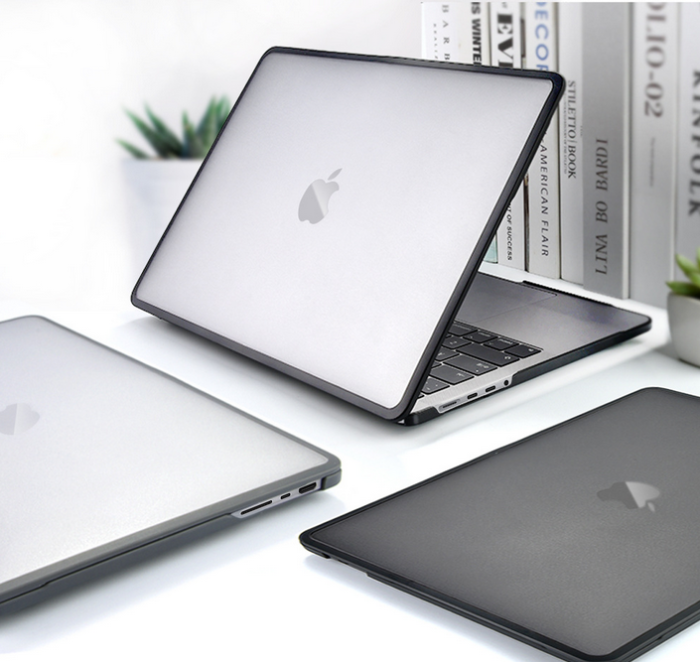 Пластикова накладка c силіконовим бампером для Macbook Pro 16" A2485, A2780 (Черный прозрачный + Черный бампер)