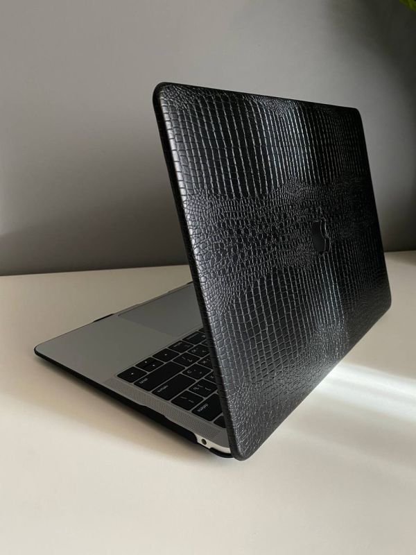 Чохол накладка на MacBook Pro 13  M1/M2/M3 ШКІРЯНИЙ (Чорний глянець)