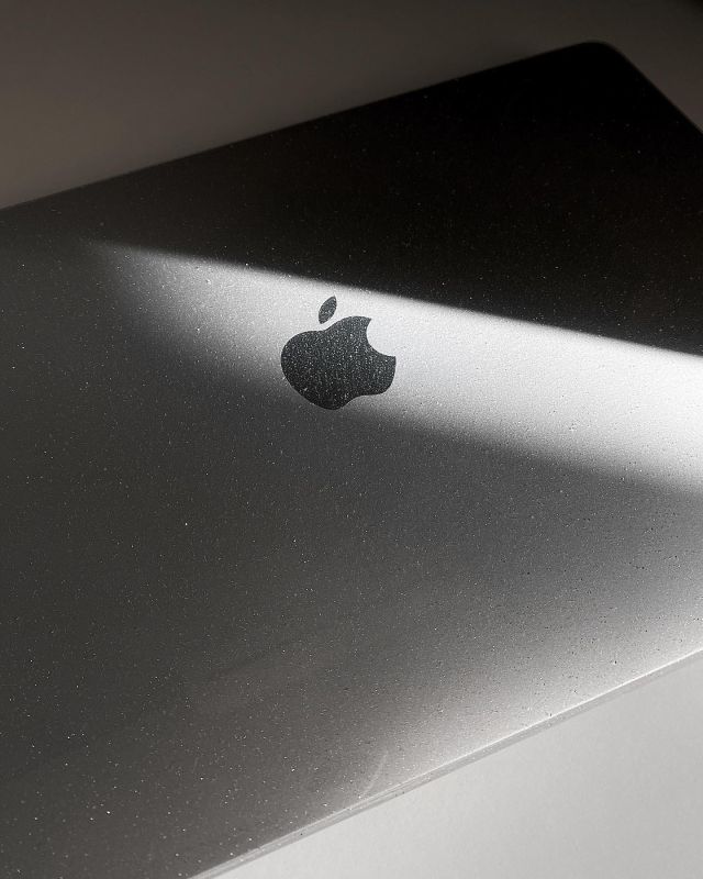 Чохол накладка для MacBook Pro 14" (A2442) з блискітками (Прозорий)